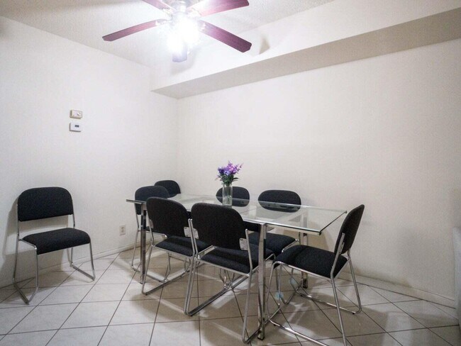 Foto del edificio - 14905 Wedgefield Dr