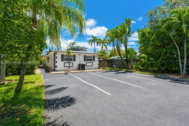 Foto del edificio - 850 SW 12th Pl