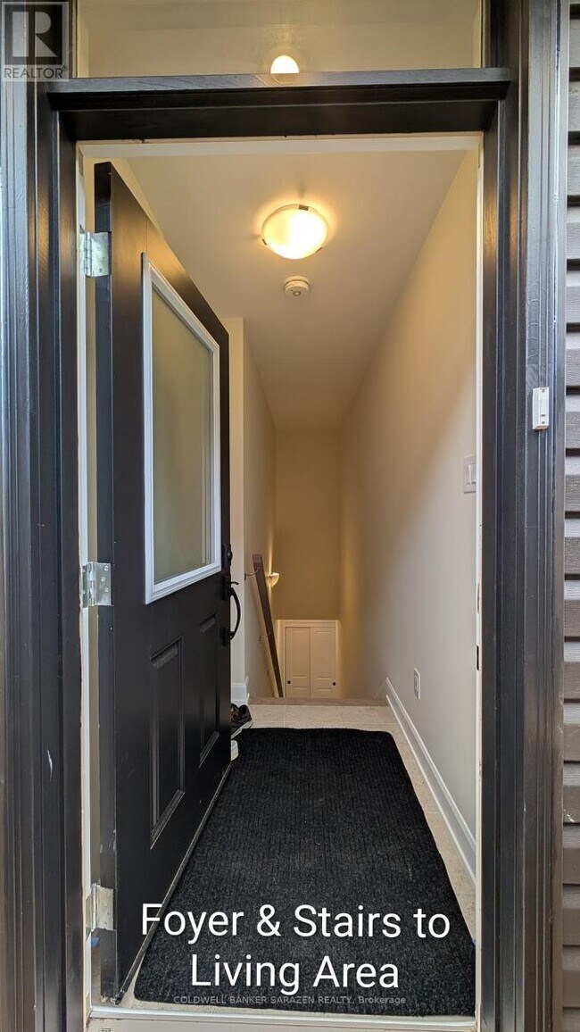 Photo du bâtiment - 238B Ginebik Wy