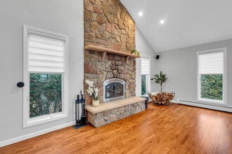 Building Photo - 6 Buchanan Ln