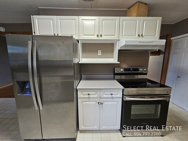 Photo du bâtiment - 34126 George Ferguson Way