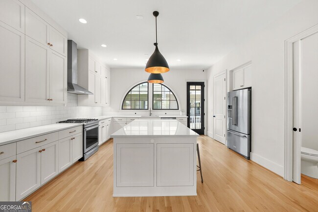 Foto del edificio - 683 Fraser St SE