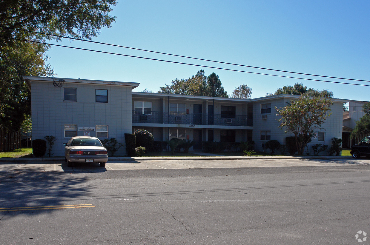 Primary Photo - 4580 Shirley Ave