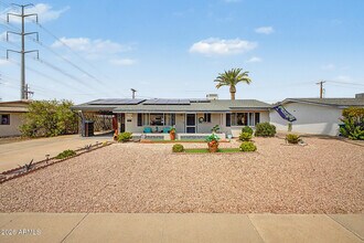 Building Photo - 410 N 56th Pl