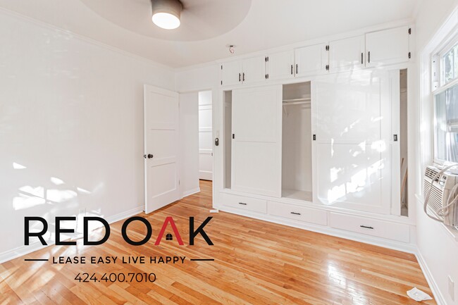 Building Photo - 240 N Van Ness Ave