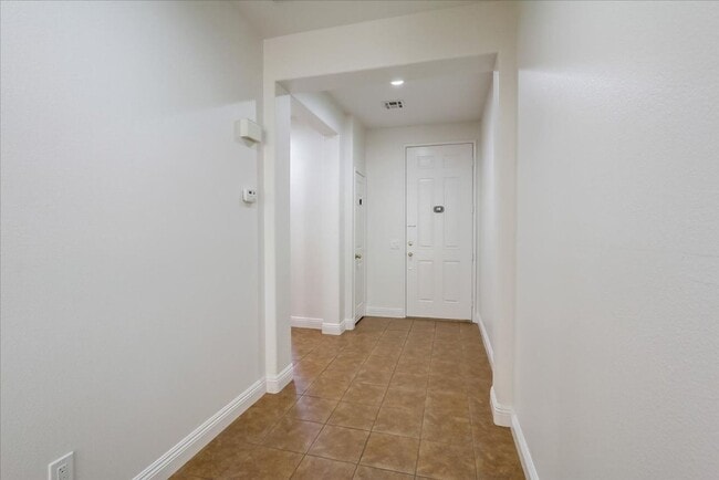 Building Photo - 10948 Positano St