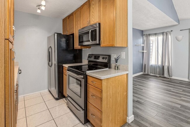 Building Photo - 8022 Linda Vista Rd