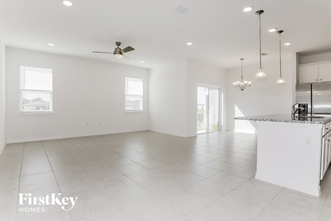 Building Photo - 613 Crown Rose Dr