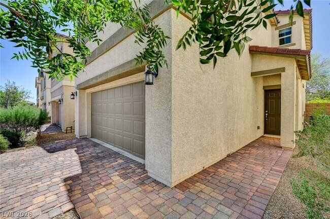 Foto del edificio - 6363 Amelia Ridge Ave