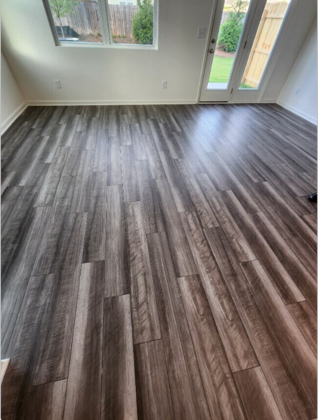 Building Photo - 581 Magnolia Cir