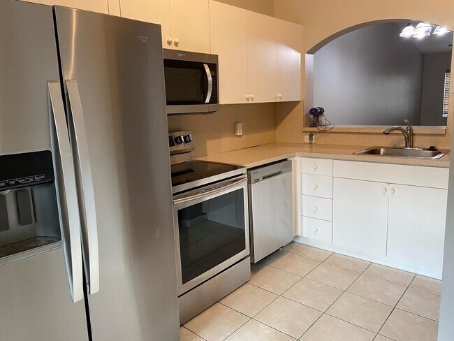 Foto del edificio - 3501 Briar Bay Blvd