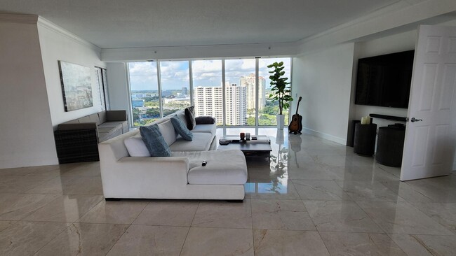 Foto del edificio - 3370 Hidden Bay Dr