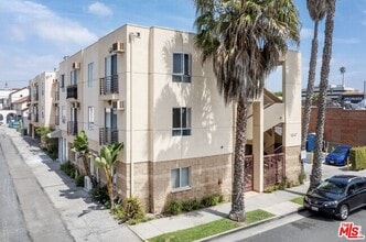 Building Photo - 2301 Santa Monica Blvd