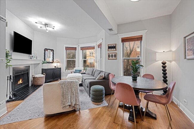 Building Photo - 1023 W Dakin St