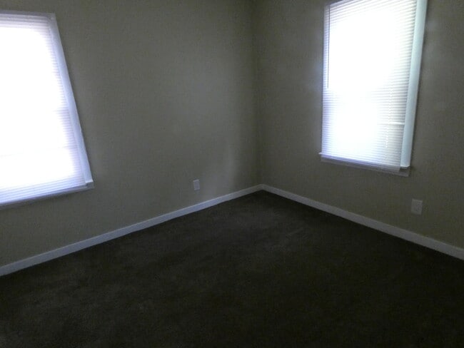 Building Photo - 409 Barron Blvd