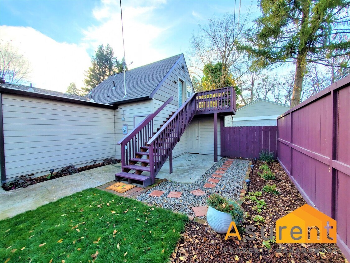 Primary Photo - Great Studio Available Soon!