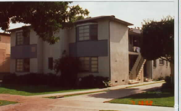 Building Photo - 1380 E Maple St