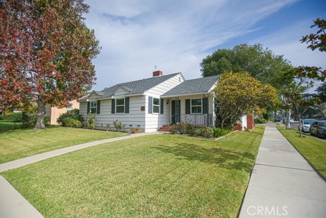 Building Photo - 702 N Pine St