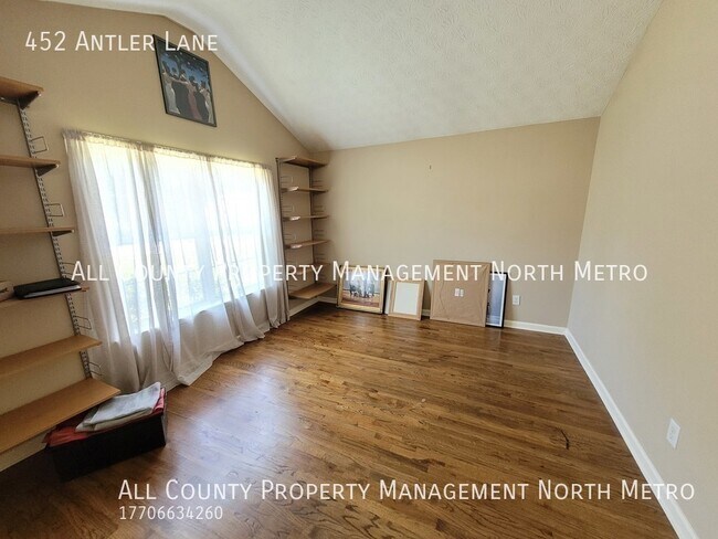 Building Photo - 452 Antler Lane