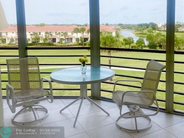 Foto del edificio - 23279 Barwood Ln N