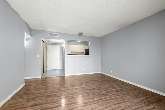 Building Photo - 300 N Civic Dr