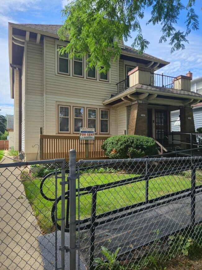 Building Photo - 3163-3165-3165 N 39th St