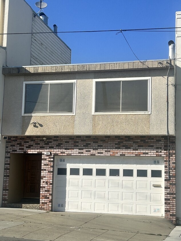 Primary Photo - 330 Leland Ave
