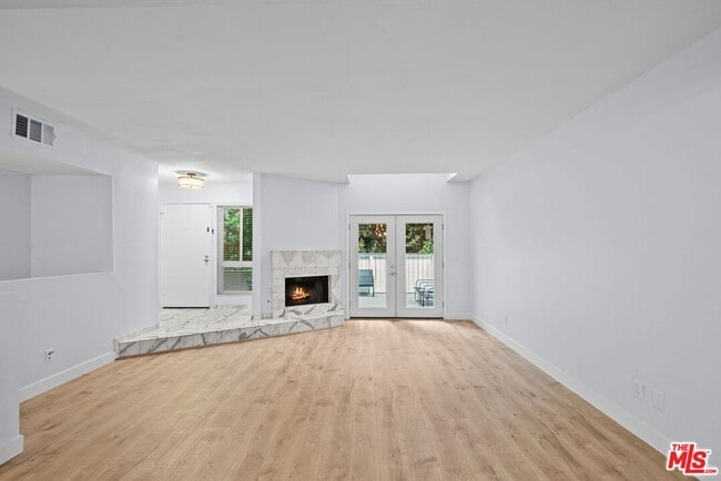 Foto del edificio - 7904 Topanga Canyon Blvd