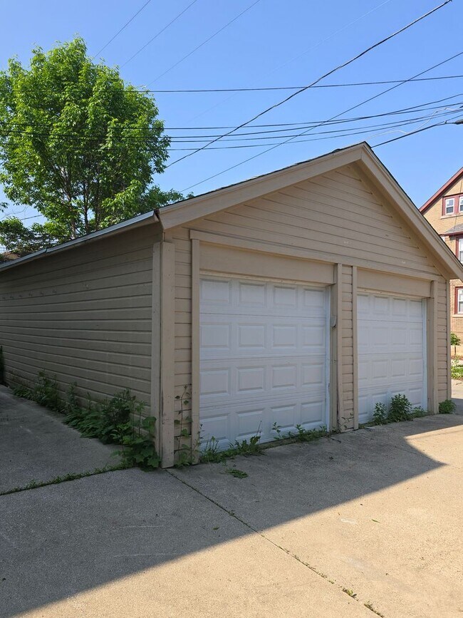 Foto del edificio - 2877-2879 N 48th St. (Duplex)