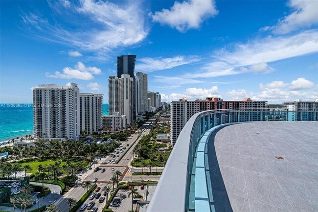 Building Photo - 17550 Collins Ave