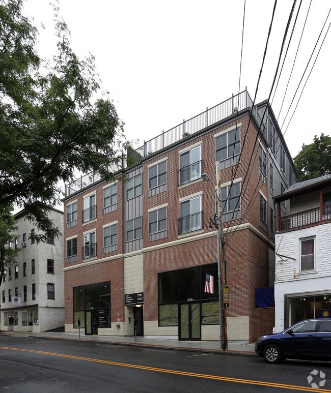 Building Photo - 66 Main St