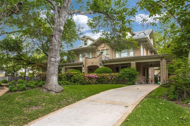 Building Photo - 4001 Miramar Ave