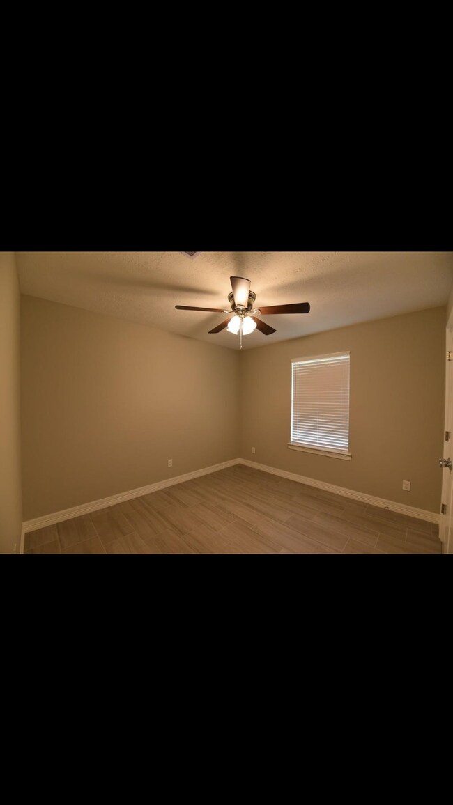 Building Photo - 6150 Hansen Blvd