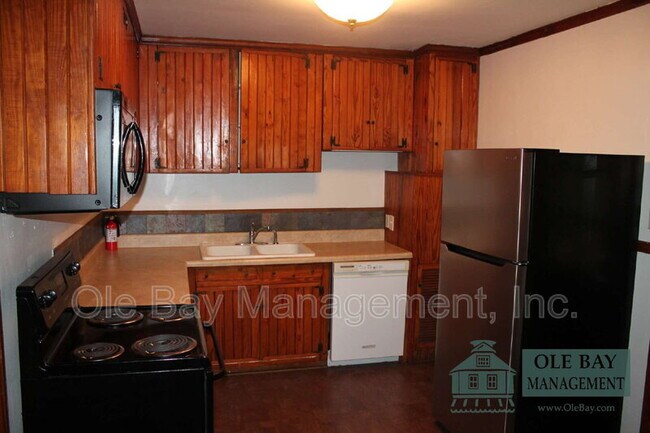 Foto del edificio - 855 Azalea Rd