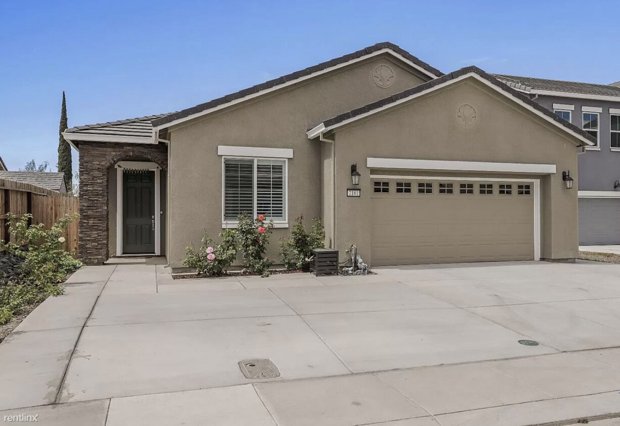 Foto principal - 3 br, 2 bath House - 2181 Al Fonseca Lane