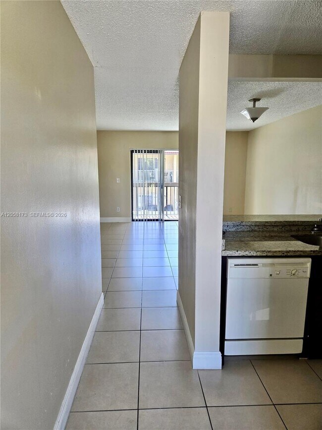 Foto del edificio - 3724 NW 115th Ave