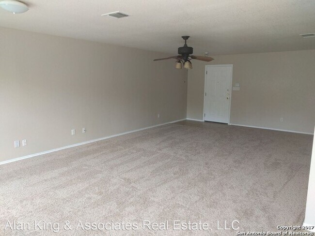 Building Photo - 3 br, 2.5 bath House - 2702 Candleridge Drive