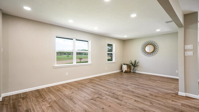 Building Photo - 8821 Forest Cliff Dr