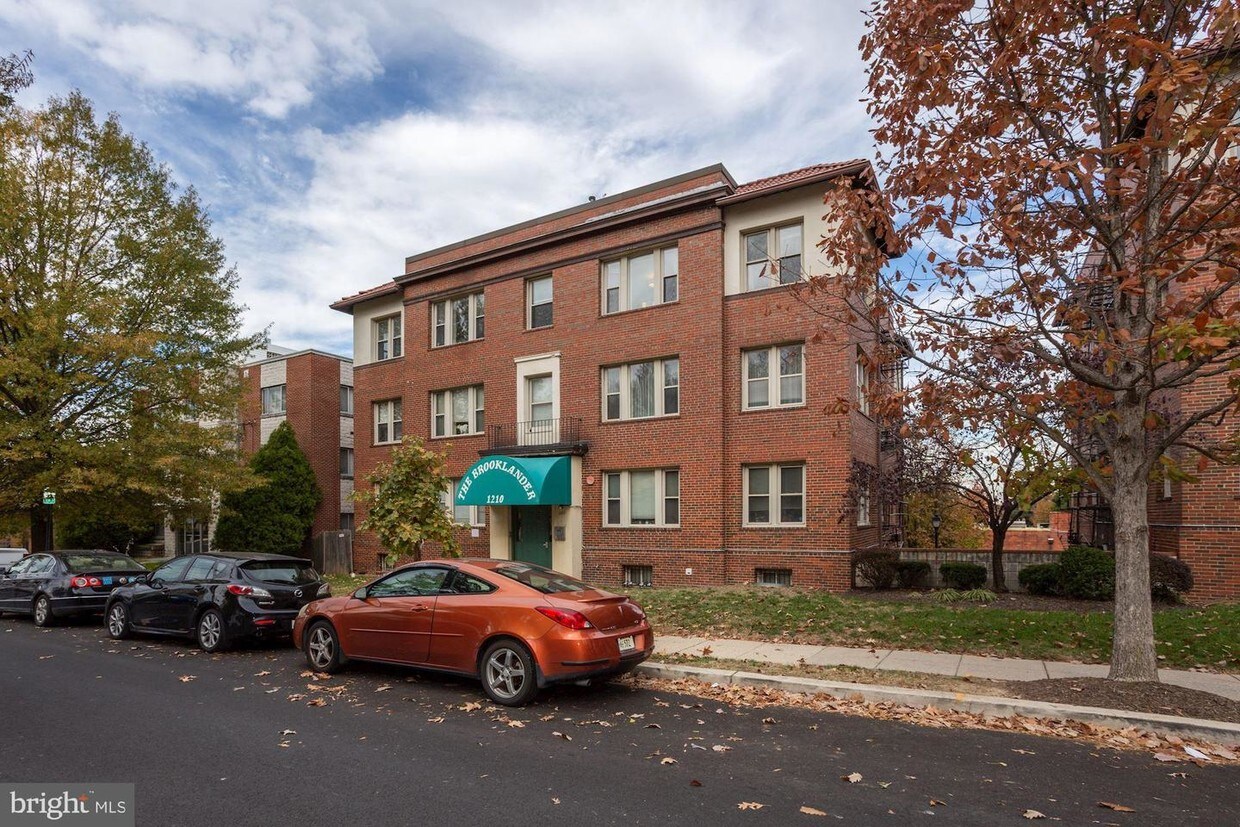 Primary Photo - 1210 Perry St NE