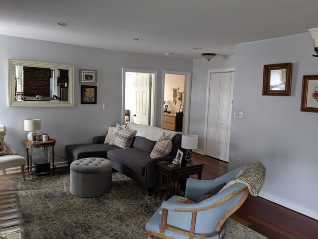 Building Photo - 41 Broadway St