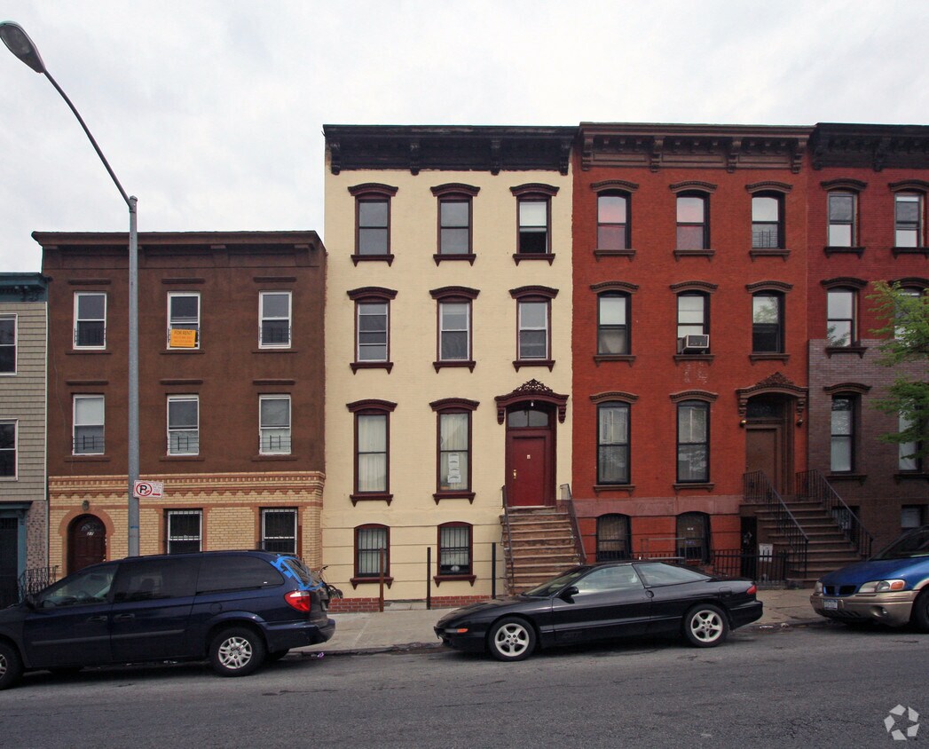 Building Photo - 29 Vanderbilt Ave