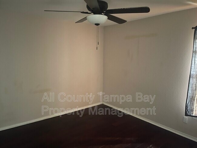 Foto del edificio - 10200 N Gandy Blvd
