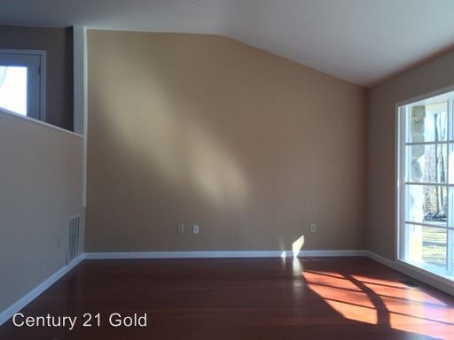 Building Photo - 295 Sandhill Rd