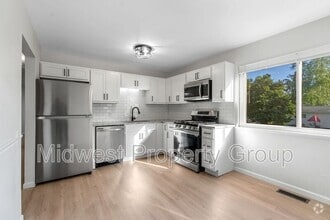 Building Photo - 1450 Tahoe Dr