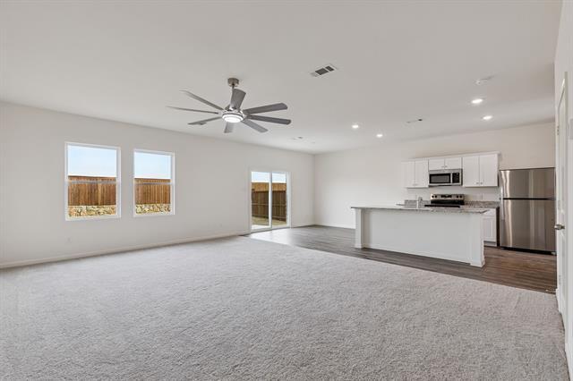 Building Photo - 14119 Donahue St