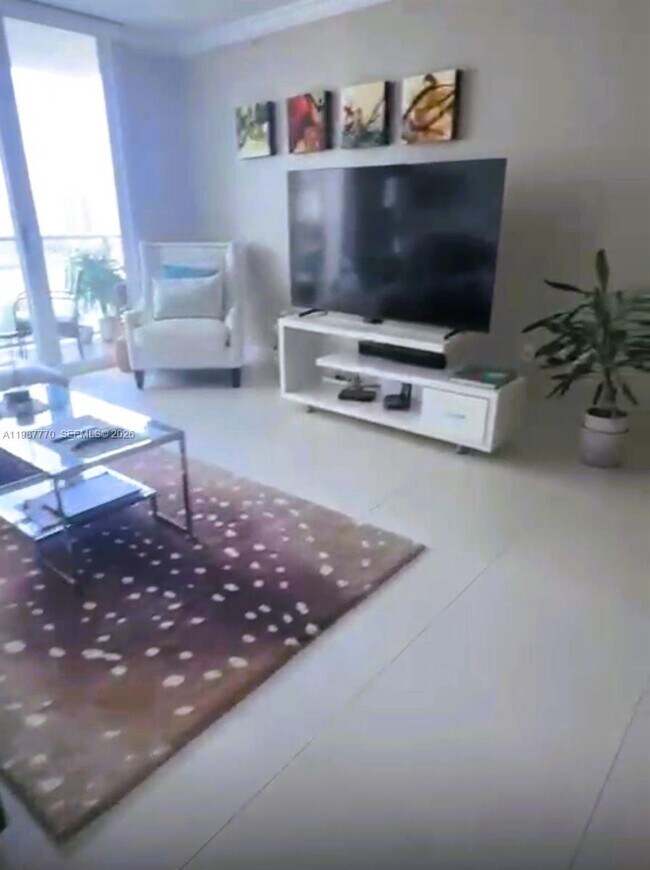 Foto del edificio - 1155 Brickell Bay Dr