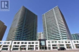 Building Photo - 5508 Yonge St
