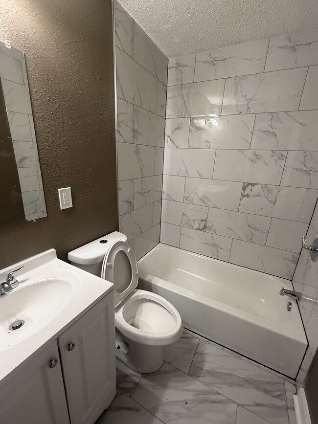 Photo - 2352 Hubbard Ave House