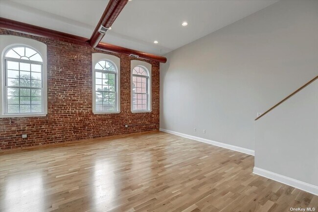 Building Photo - 200 School House Rd