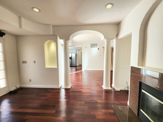 Foto del edificio - Spacious 3 bedroom condo